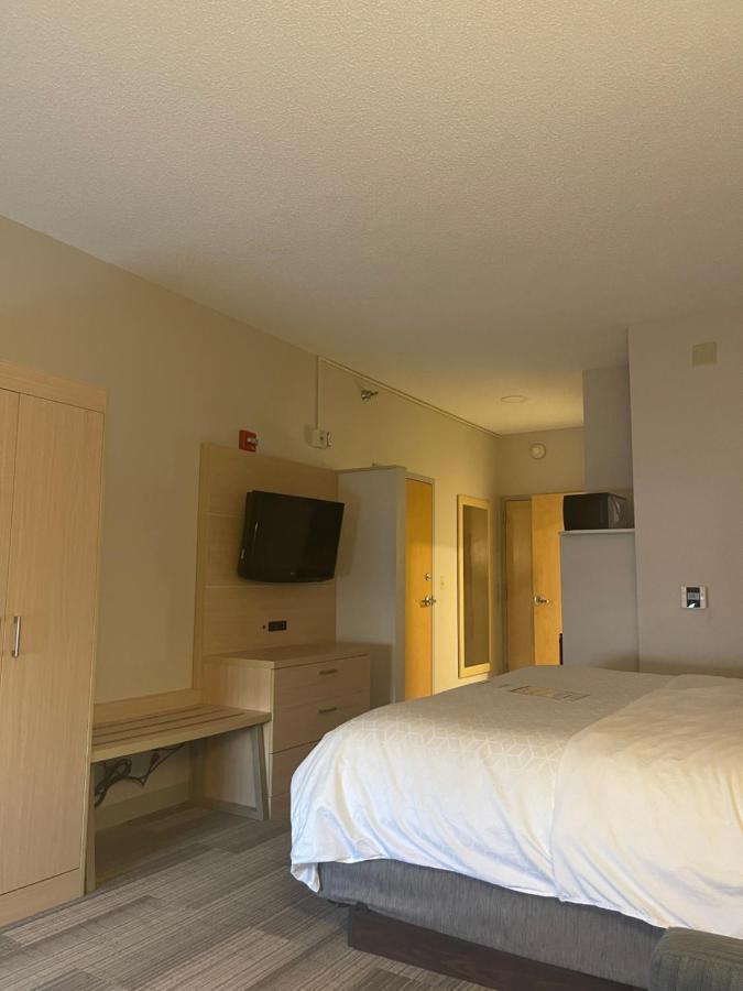 Holiday Inn Express Cedar Rapids - Collins Road By Ihg Екстер'єр фото