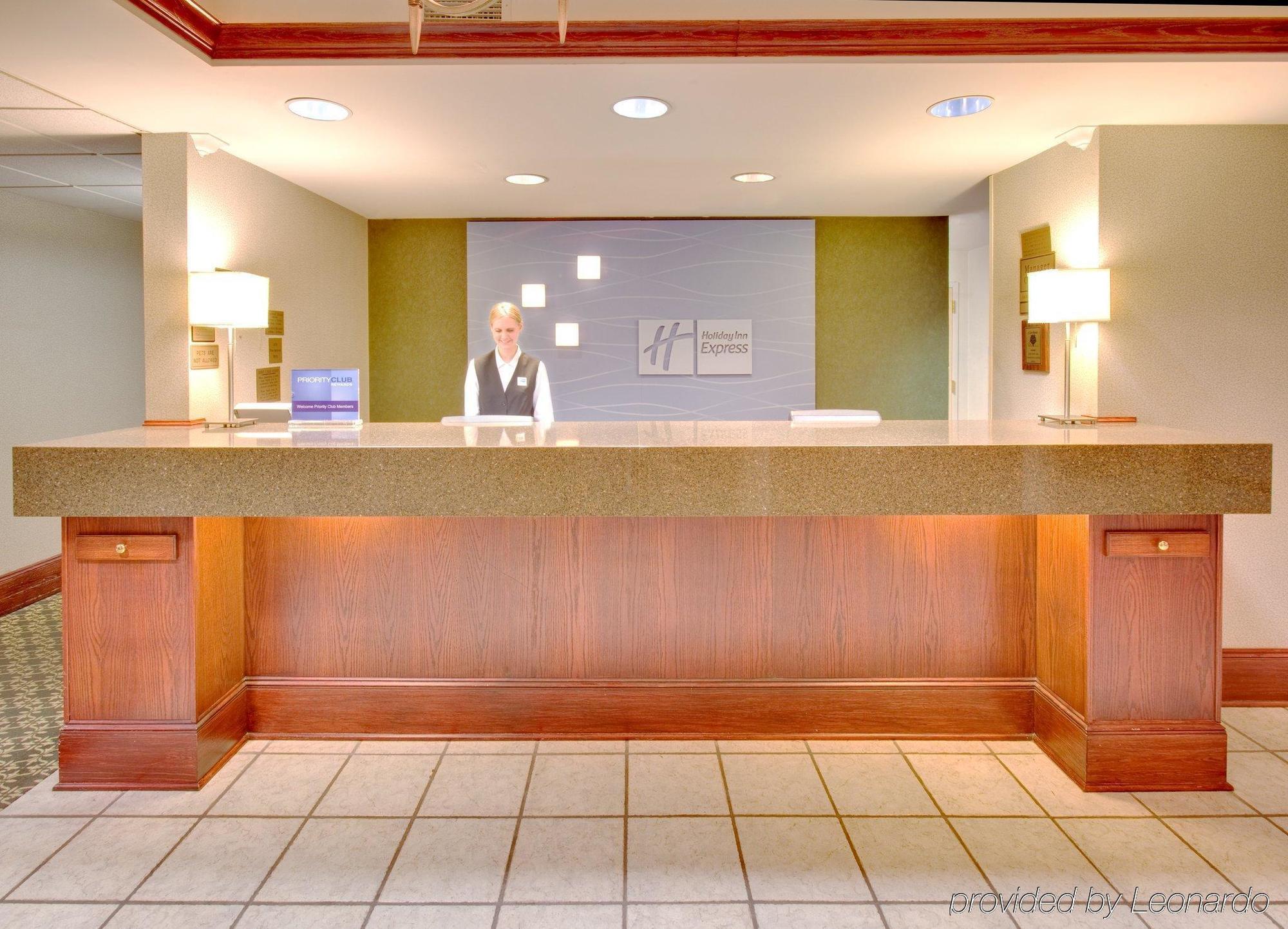 Holiday Inn Express Cedar Rapids - Collins Road By Ihg Інтер'єр фото