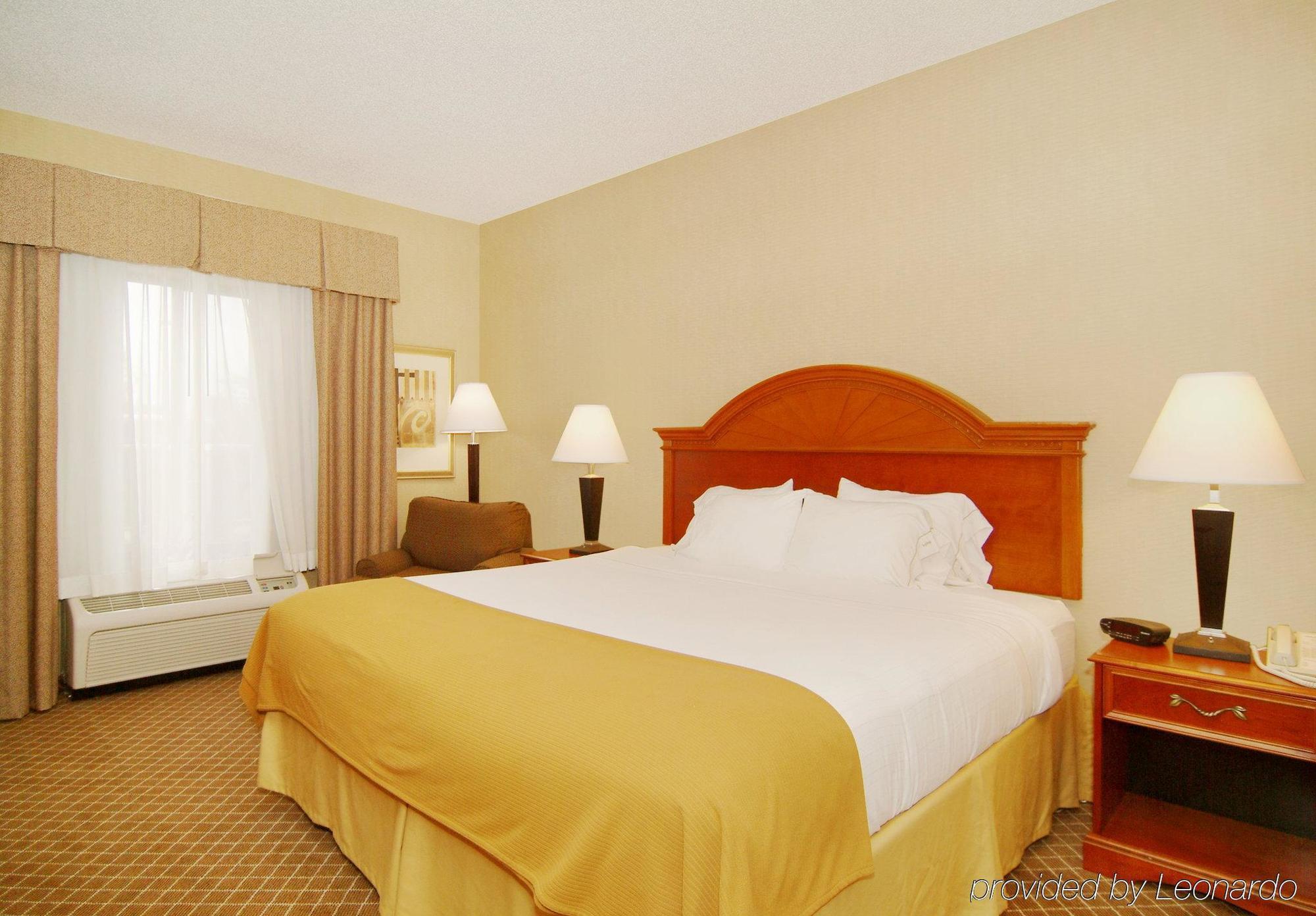 Holiday Inn Express Cedar Rapids - Collins Road By Ihg Номер фото